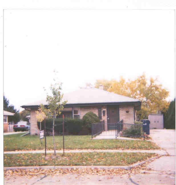 1515 W Foster, Milwaukee, WI 53221