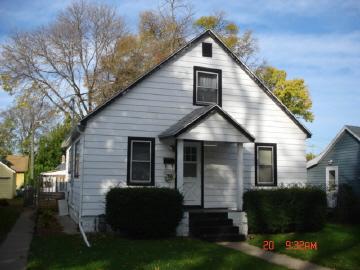 2319 Wood, La Crosse, WI 54603