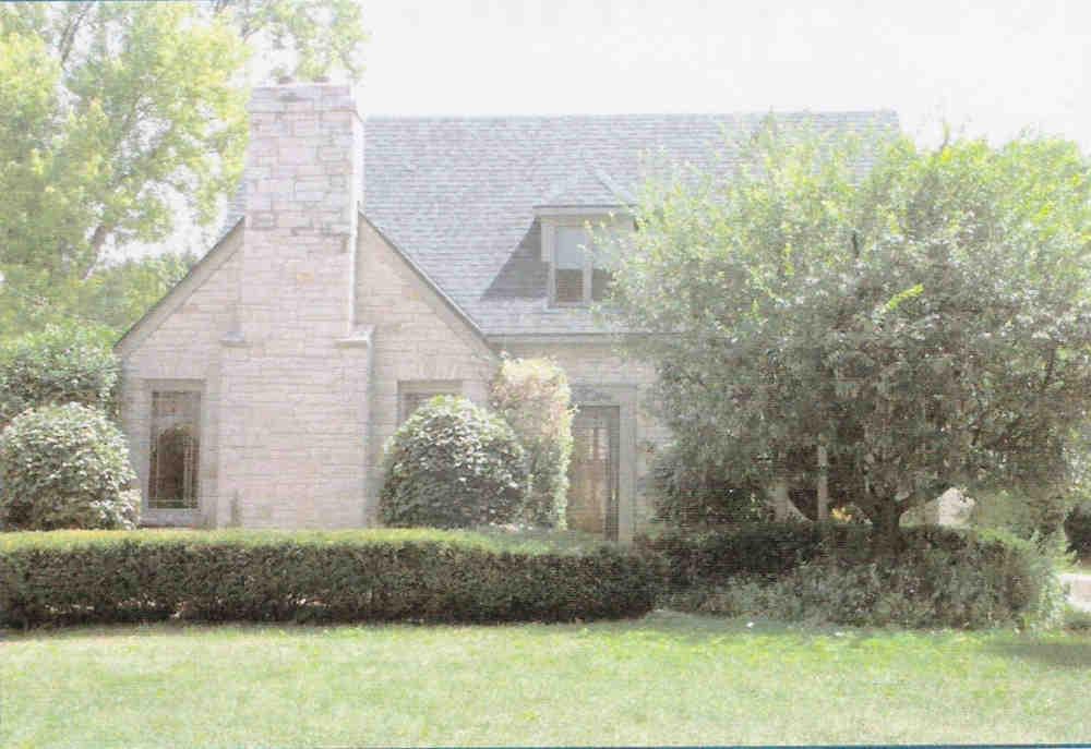 2636 N 90th St., Wauwatosa, WI 53226