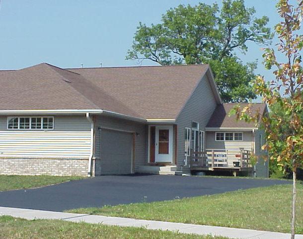 1312 E Buckwood Dr., Oak Creek, WI 53154