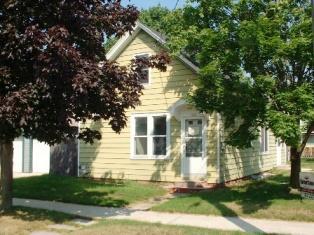 1602 Columbus, Manitowoc, WI 54220