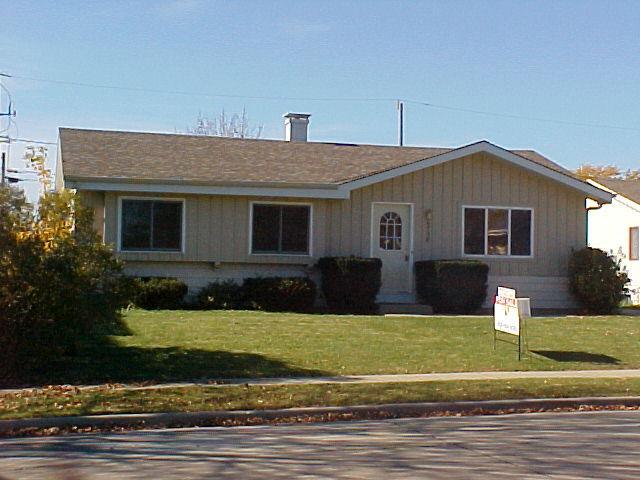 6738 57th Ave, Kenosha, WI 53142