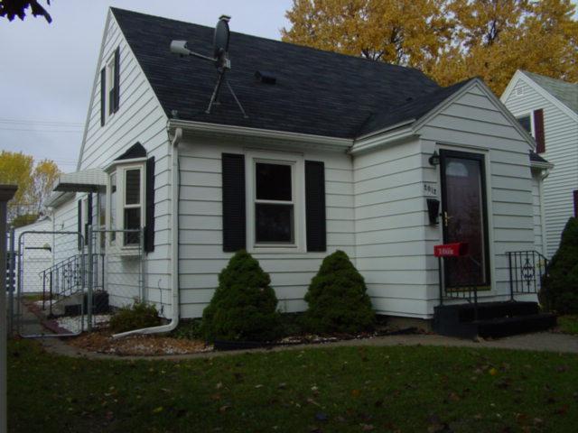 2012 S 19th St, La Crosse, WI 54601