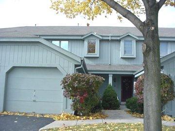 2418 Willowood Dr. #B, Waukesha, WI 53188