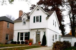 5550 N Shoreland Ave, Whitefish Bay, WI 53217