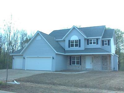 181 Beatrice Dr, Hartford, WI 53027