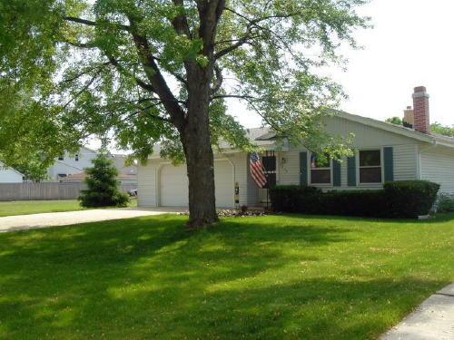 4267 S 93rd St., Greenfield, WI 53228