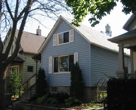 1225 E Clarke St., Milwaukee, WI 53212