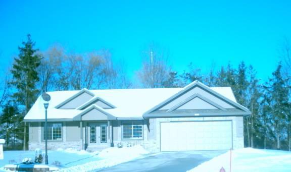 12810 W Peachtree Dr., New Berlin, WI 53151