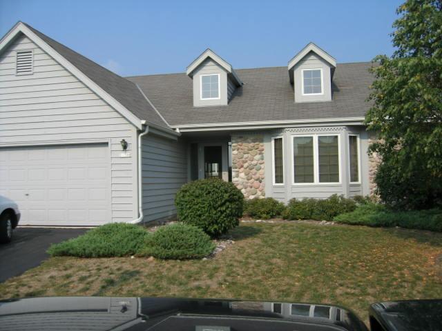 21380 Hallendale Ct, Brookfield, WI 53045