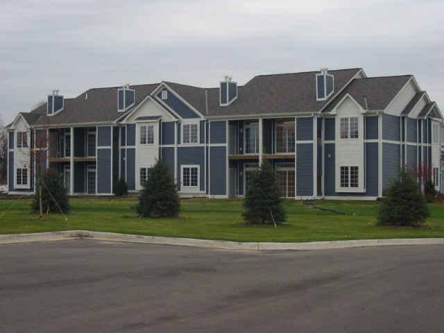 770 Bridlewood Dr. #B, Hartford, WI 53027