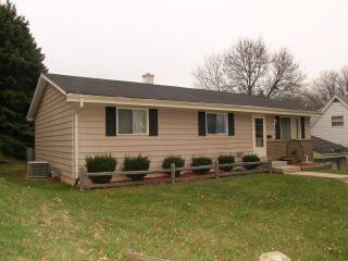 235 Jasper Ln, Waukesha, WI 53188