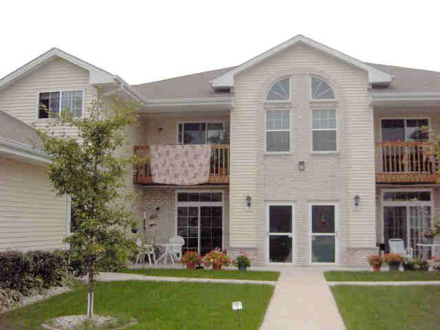 6115 S Creekside Dr. #1, Cudahy, WI 53110