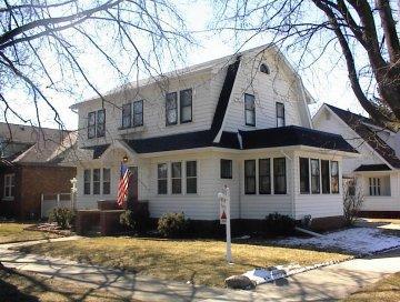 2222 La Salle St., Racine, WI 53402