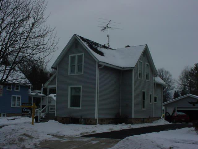 25 Edna St, Plymouth, WI 53073