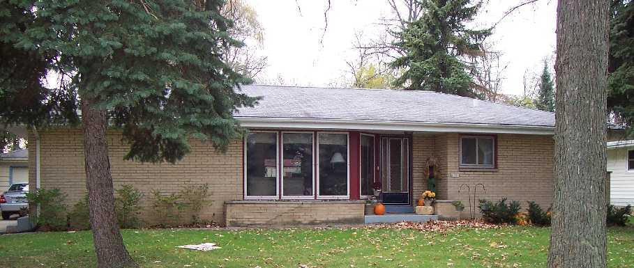 6501 W Leroy Ave., Greenfield, WI 53220