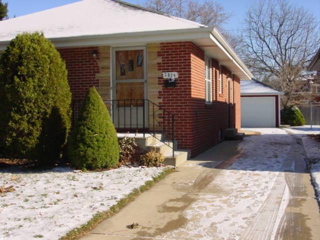 2825 Arthur Ave, Racine, WI 53405