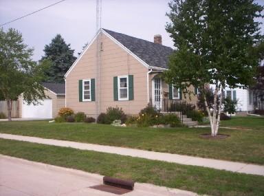 2134 S 10th St., Manitowoc, WI 54220