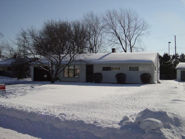 337 W Sugar Ln., Glendale, WI 53217