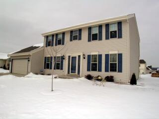 3915 Stillwater Cir., Waukesha, WI 53189