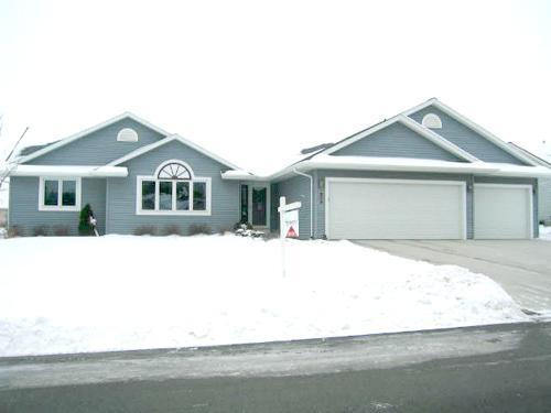 153 River Meadows Dr., Sheboygan Falls, WI 53085