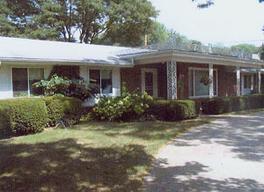 13180 Lee Ct., Elm Grove, WI 53122