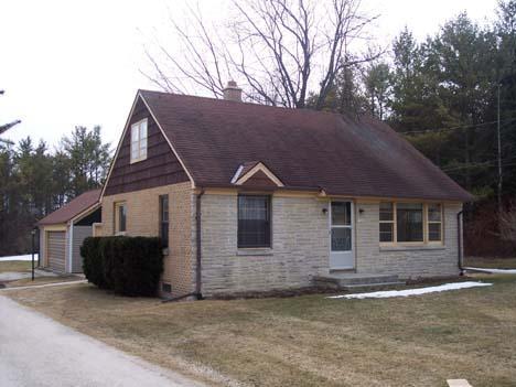 1285 W Washington Ave., Cleveland, WI 53015