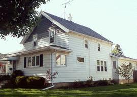 132 W Wabash Ave., Waukesha, WI 53186