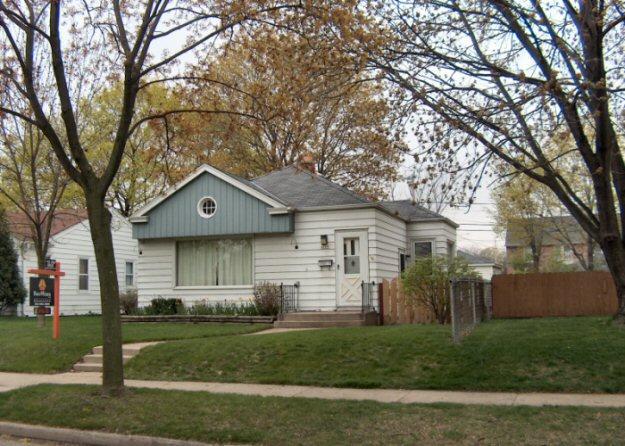 4869 N Iroquois Ave., Glendale, WI 53217