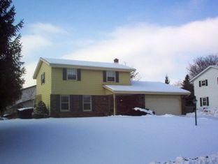 3685 S Willow Glen, New Berlin, WI 53151