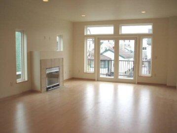 822 E Pearson St #2, Milwaukee, WI 53202