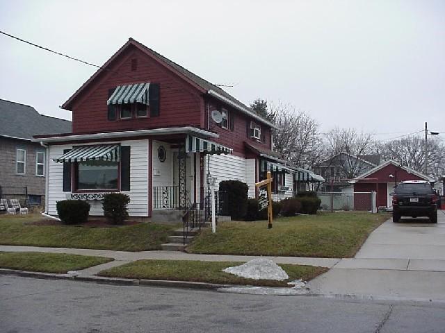 909 S 25th St., Manitowoc, WI 54220