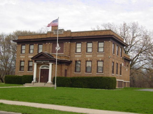 2001 7th Ave., South Milwaukee, WI 53172