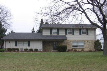 2100 W Green Tree, Glendale, WI 53209