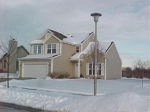 6856 S Crane Dr, Oak Creek, WI 53154