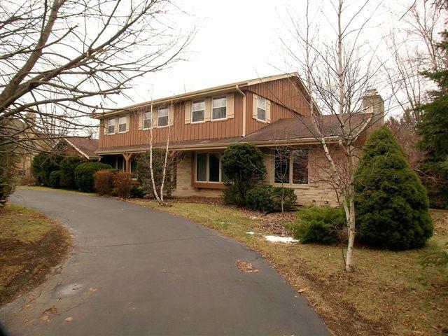 721 W San Jose Ln., Mequon, WI 53092