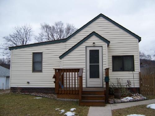 1215 S 21st St., La Crosse, WI 54601