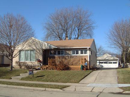 2610 Ridgewood, Racine, WI 53403