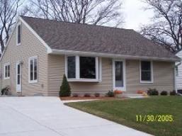 2129 N 115th St, Wauwatosa, WI 53226