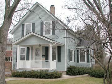 W56N548 Edgewater Dr., Cedarburg, WI 53012
