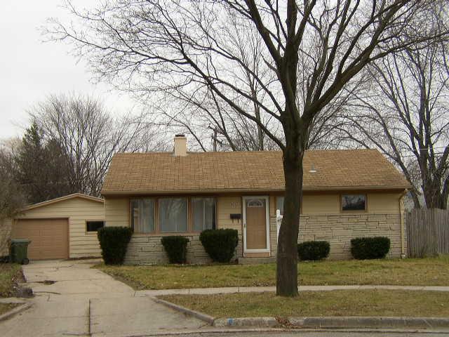 6915 W Birch, Milwaukee, WI 53218
