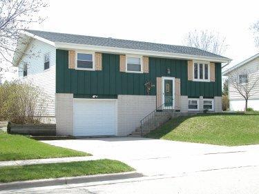 2219 Wellington Dr., West Bend, WI 53090