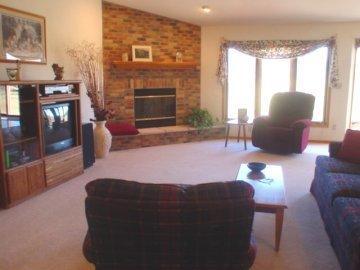 W254N5115 Mckerrow Dr, Lisbon, WI 53072