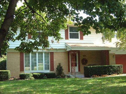 203 Robin Hill Dr., Mount Pleasant, WI 53406