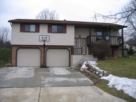 120 Kim Ct., Plymouth, WI 53073
