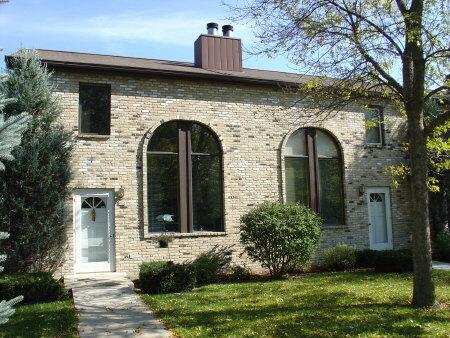 964 N 124th St., Wauwatosa, WI 53226