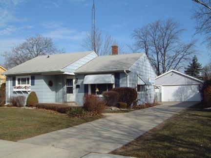 321 Merrie Ln., Racine, WI 53405
