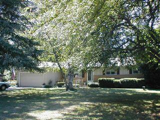 5417 S Andrae Dr., New Berlin, WI 53151