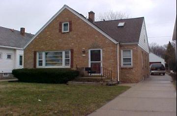 4864 N Hollywood Ave, Whitefish Bay, WI 53217