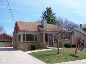 215 S Maple St., Oconomowoc, WI 53066